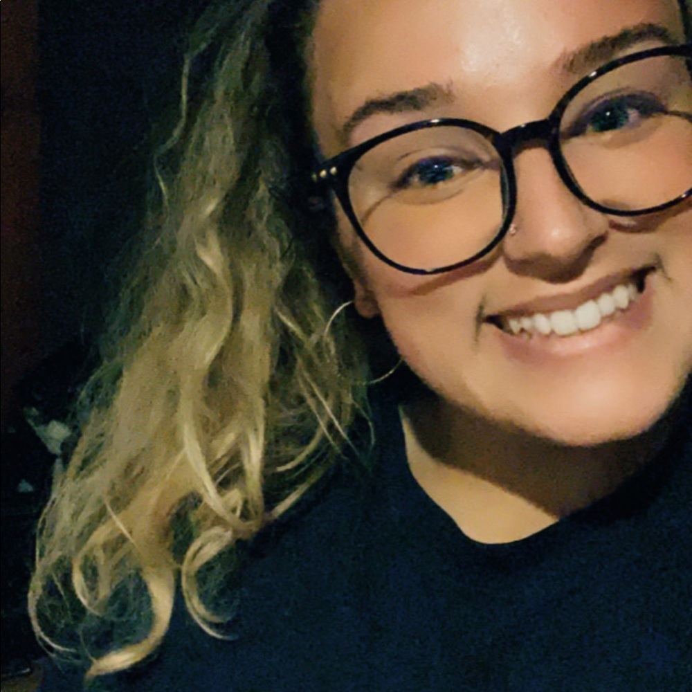 Meet your Posher, Alyssa